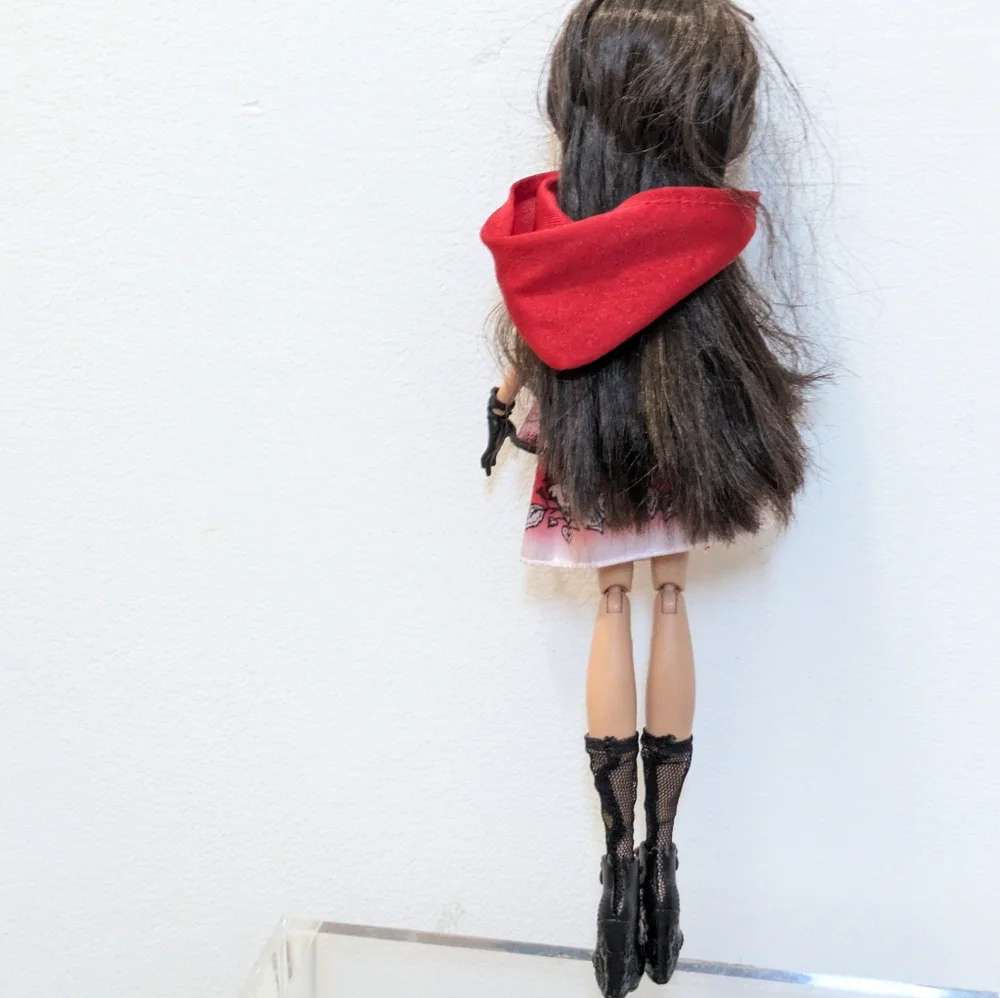 Ever After High Hat-Tastic Cerise Hood Daughter Of Red Ridinghood Doll